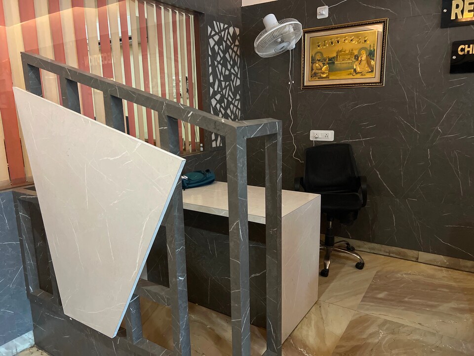 Hotel O Royal Blue Moon Hotel, Nazibabad, Nazibabad