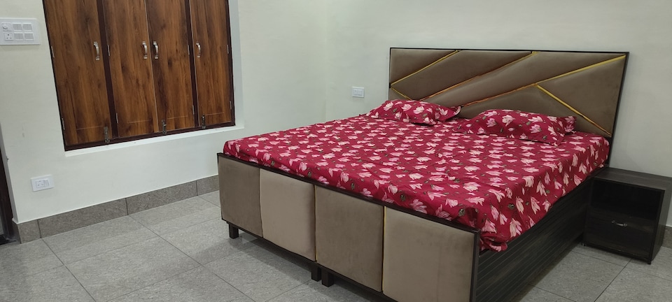 Hotel O Royal Blue Moon Hotel, Nazibabad, Nazibabad