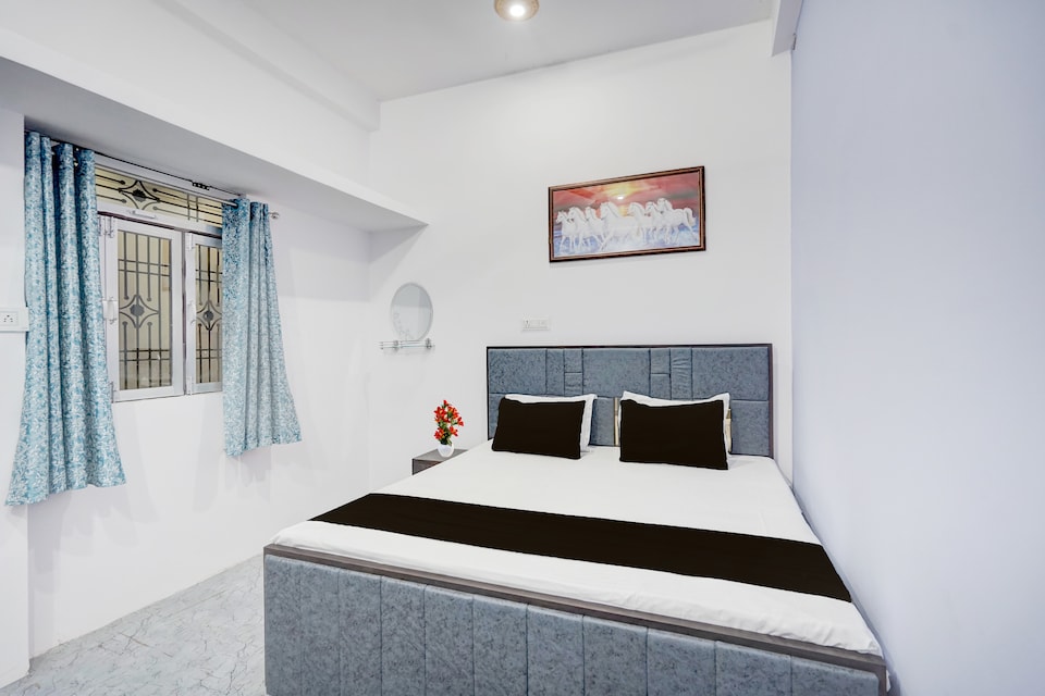 Hotel O Happy Hotel & Restaurant , Mumfordganj Allahabad, Prayagraj