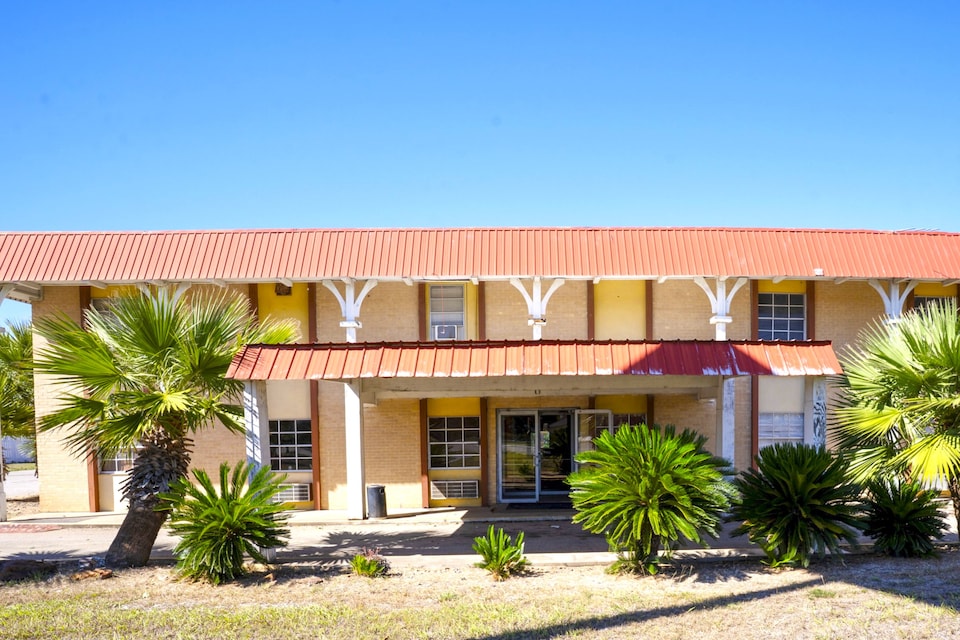 Woodfield Inn & Suites Hotel O, Yoakum TX 111, Yoakum TX, Yoakum TX