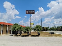 Woodfield Inn & Suites Hotel O, Yoakum TX 111