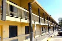 Townhouse Garden Inn & Suites San Antonio I 35
