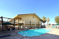 Townhouse Garden Inn & Suites San Antonio I 35
