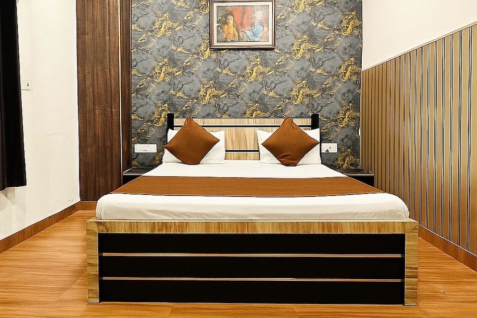 Hotel O SS GRANDS, Fatehpur city, Fatehpur