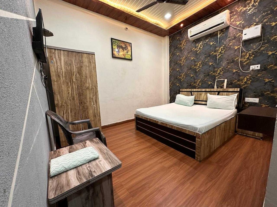 Hotel O SS GRANDS, Fatehpur city, Fatehpur