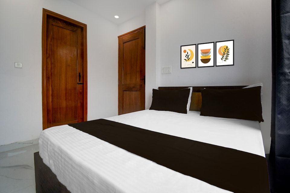 Super HOTEL O SHIVA PARADISE , Gomti Nagar Lucknow, Lucknow