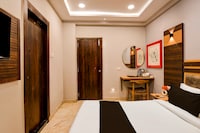 Super Hotel O The Lake Regency