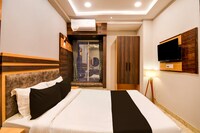 Super Hotel O The Lake Regency