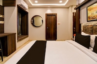 Super Hotel O The Lake Regency