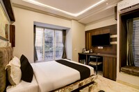 Super Hotel O The Lake Regency