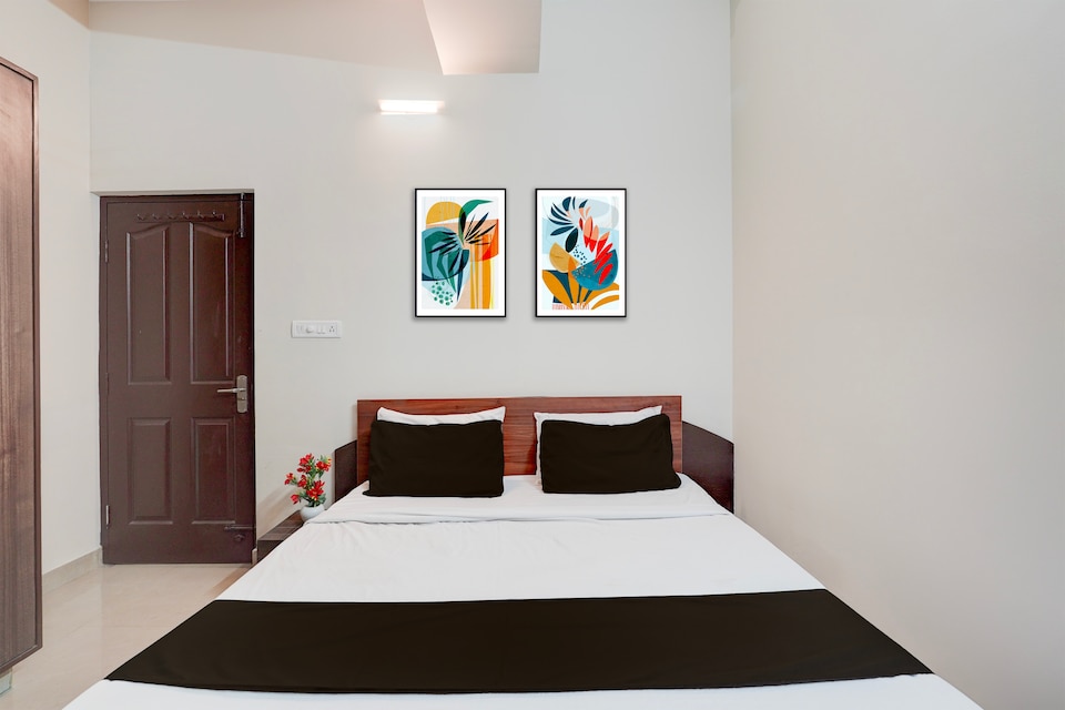 Hotel O Karanji Comfort, Majestic Bangalore, Bangalore