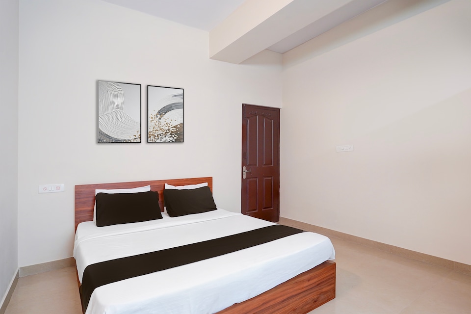 Super Hotel O Karanji Comfort, Majestic Bangalore, Bangalore