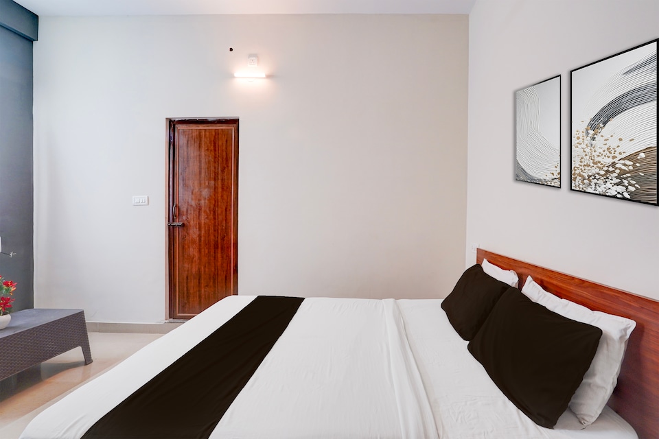 Hotel O Karanji Comfort, Majestic Bangalore, Bangalore