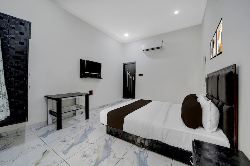 Hotel O Choice Inn II, Rau, Indore