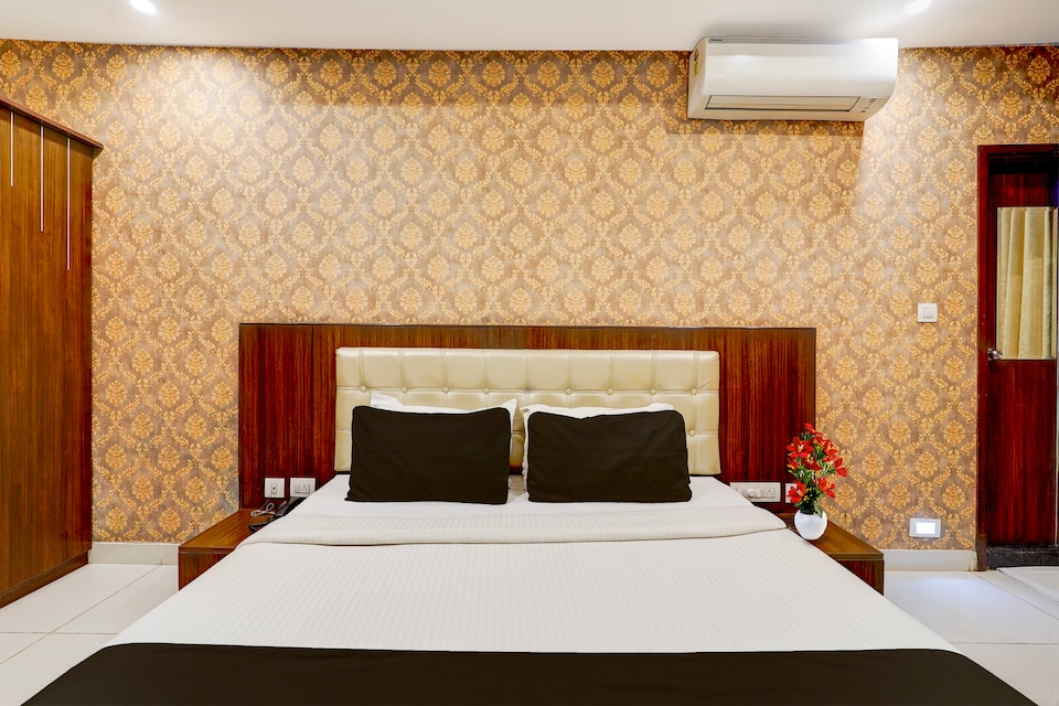 Townhouse Oak Science Gallery Bengaluru Formerly Blue Ocean Residency, RT Nagar, Bangalore