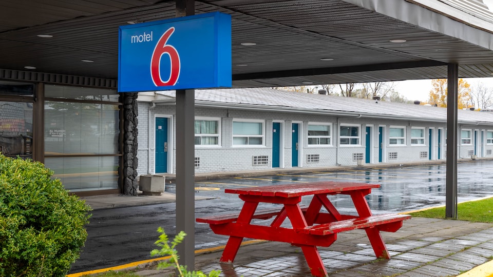 Motel 6 Cornwall, ON, Cornwall ON, Cornwall ON