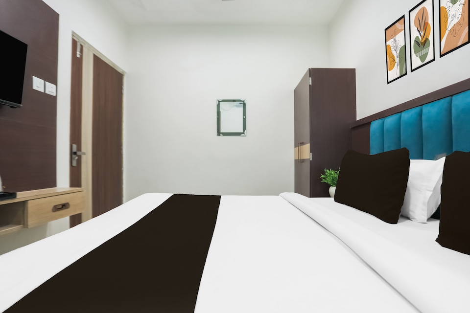 Collection O Banaras Railway Station Formerly Hotel Ganpati Palace, Cantonment, Varanasi