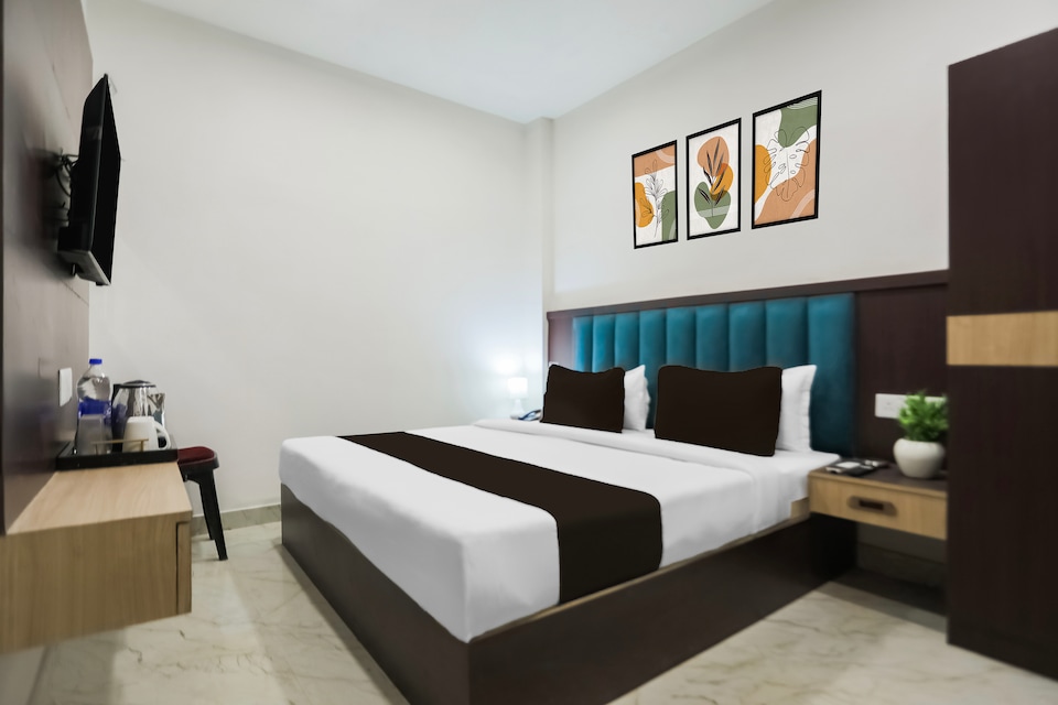 Collection O Banaras Railway Station Formerly Hotel Ganpati Palace, Cantonment, Varanasi