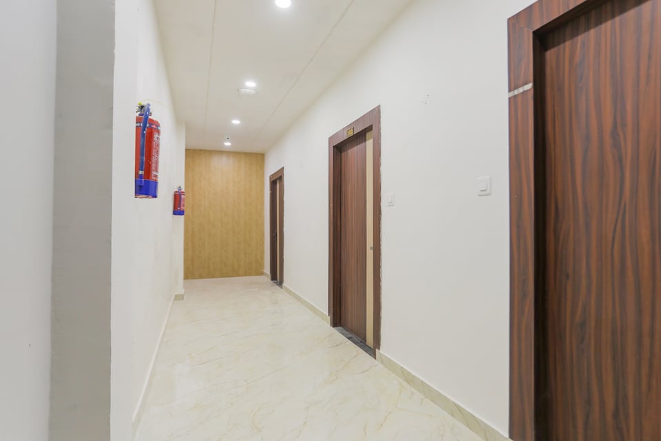 Collection O Banaras Railway Station Formerly Hotel Ganpati Palace, Cantonment, Varanasi