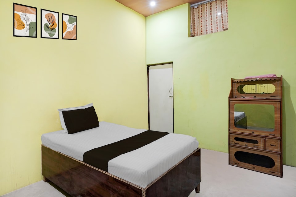 SPOT ON Royal Residency , Kasganj, Kasganj