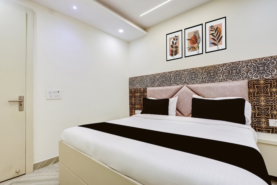 Hotel O Roux residency , Anand Vihar Delhi, Delhi