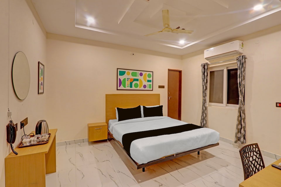 Super Townhouse SP Living Tree, Karimnagar, Karimnagar