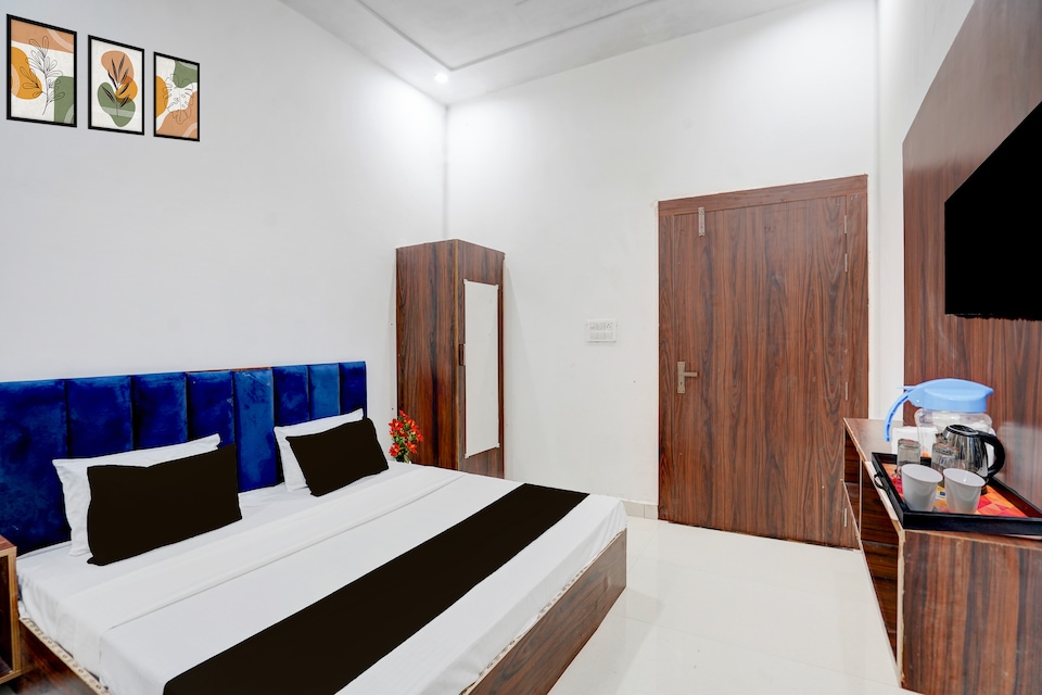 Super Hotel O Mathura-Bharatpur Crossway Formerly Tulsi Heritage, Mathura Station, Mathura