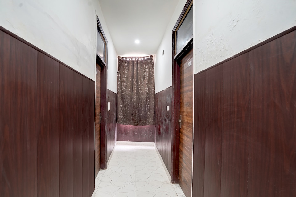 SPOT ON Star Guest House , GT Road Panipat, Panipat