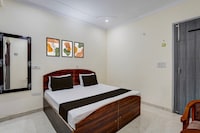 Super Hotel O Jagdamba Homestay Hotel & Guest House
