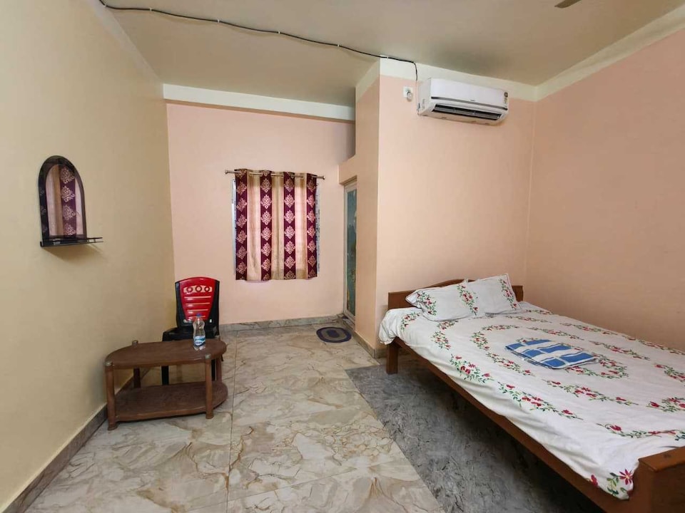 SPOT ON Annapurna Guest House And Restaurent, Taraknagar, Taraknagar