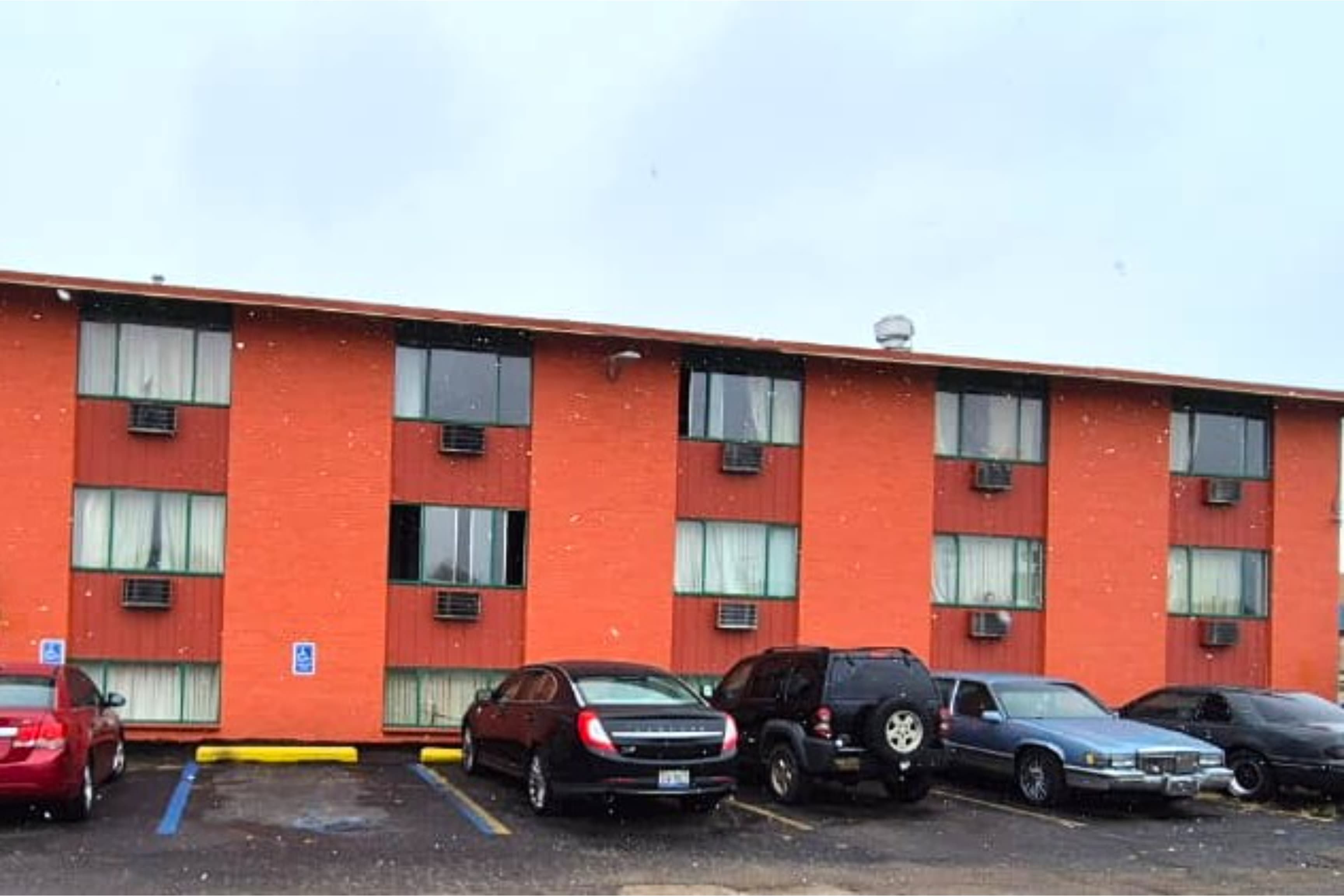 Capital O Pleasant Motel Grand Rapids Mi