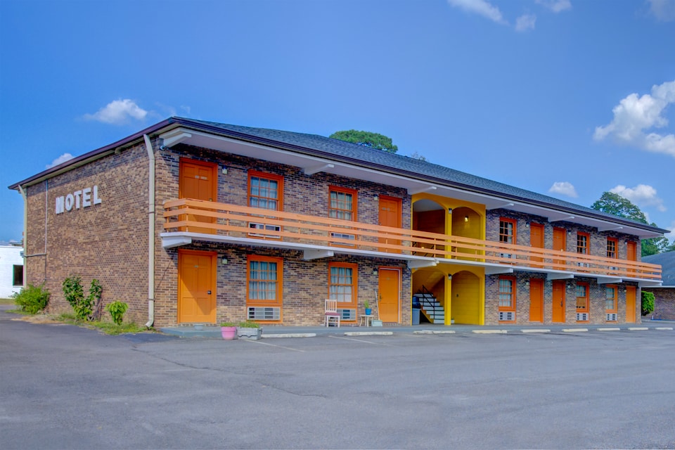 Hotel O Deluxe Inn Kingstree SC HWY 52, C29556, Kingstree SC