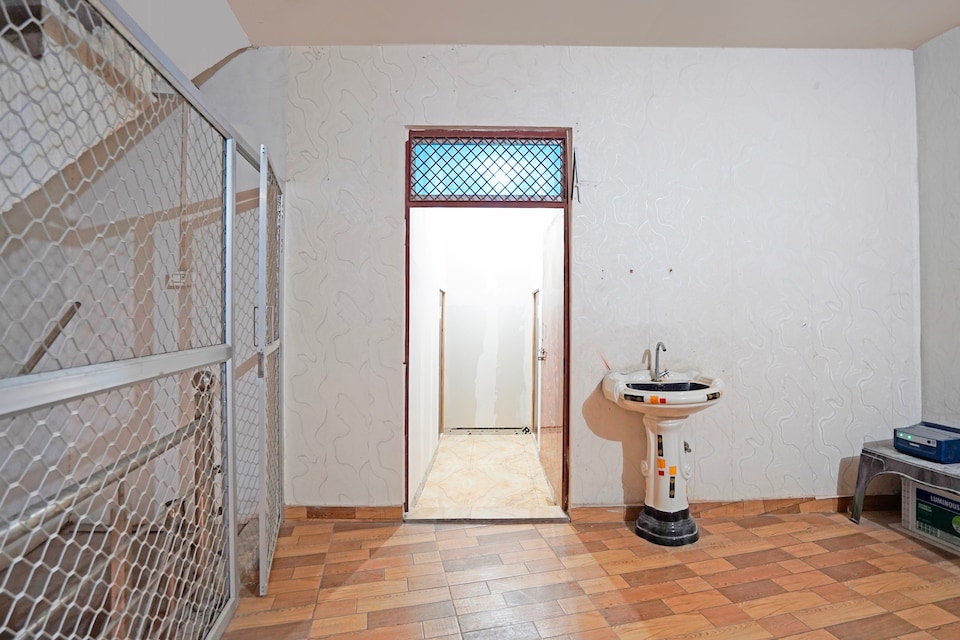 SPOT ON MOON SEZ, Auraiya, Auraiya