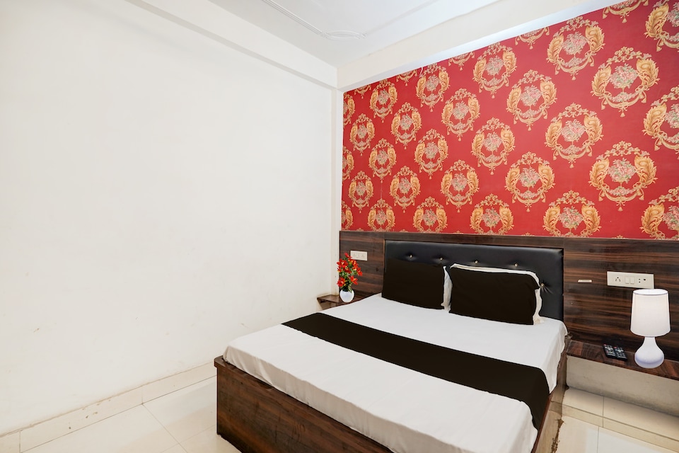 SPOT ON M L Paying Guest House, Lanka, Varanasi