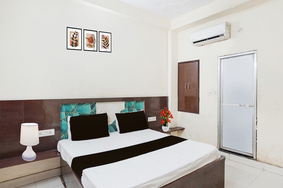 SPOT ON M L Paying Guest House, Lanka, Varanasi