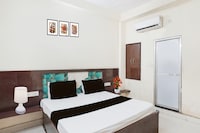 SPOT ON M L Paying Guest House