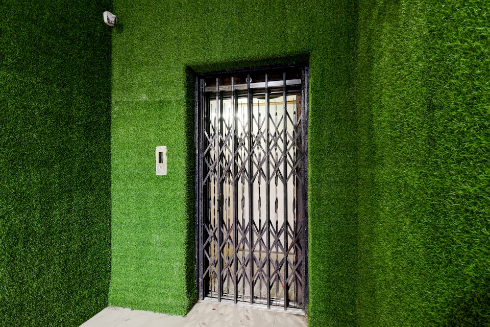 SPOT ON Hotel Tillu Grand, Lakdikapul, Hyderabad