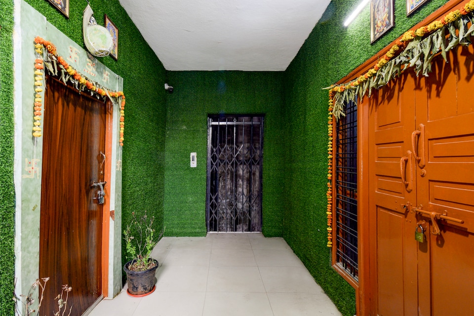 SPOT ON Hotel Tillu Grand, Lakdikapul, Hyderabad