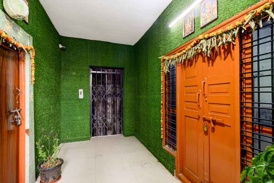 SPOT ON Hotel Tillu Grand, Lakdikapul, Hyderabad