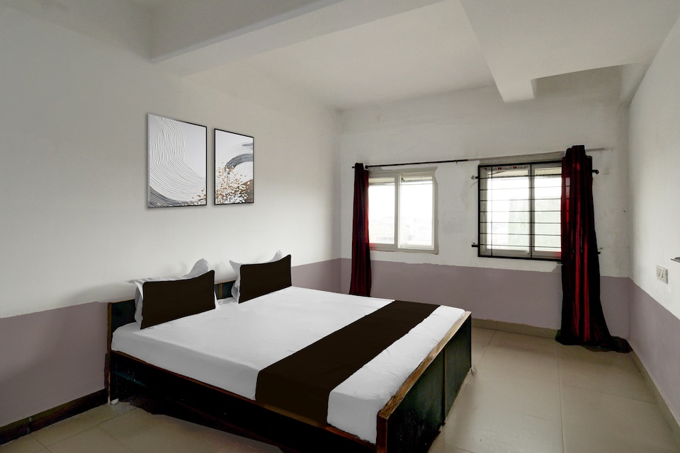 SPOT ON Hotel Tillu Grand, Lakdikapul, Hyderabad