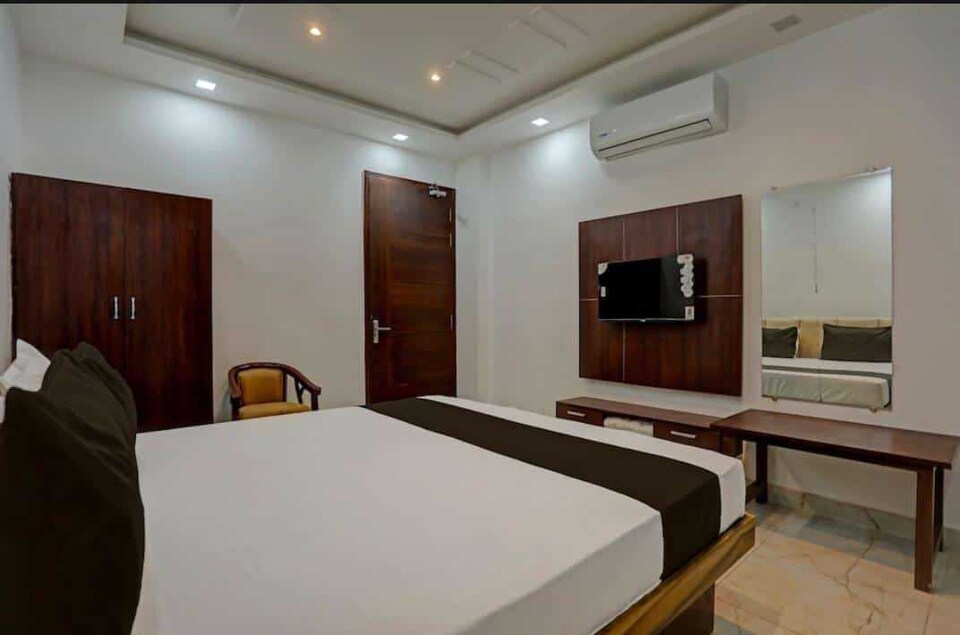 Collection O Handicraft Museum Varanasi Formerly JP Villa, Cantonment, Varanasi