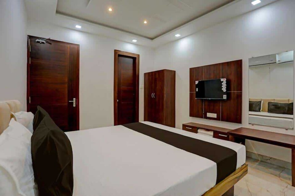 Collection O Handicraft Museum Varanasi Formerly JP Villa, Cantonment, Varanasi