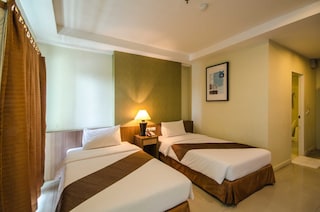 Sunday Platinum Suites