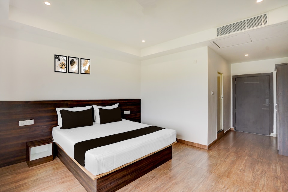 Super Collection O Nandagokula Convention Centre Formerly Arasu Comforts, Hassan, Hassan