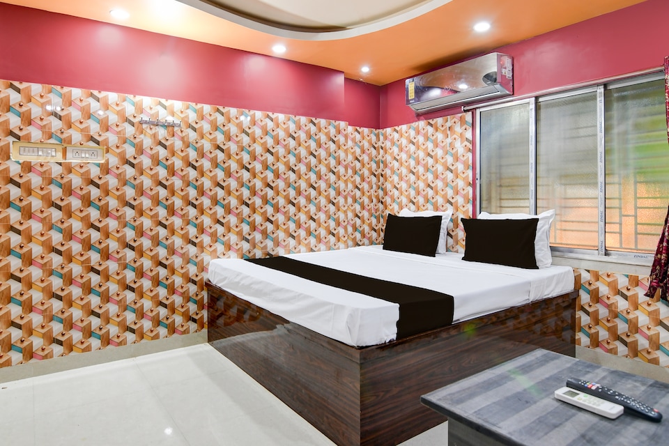 Hotel O Blue Star Hotel & Restaurant , VIP Road Kolkata, Kolkata