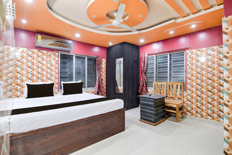 Hotel O Blue Star Hotel & Restaurant , VIP Road Kolkata, Kolkata