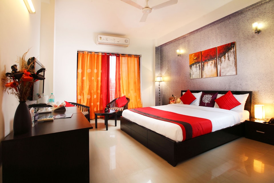 OYO 308 Aruma Residency, Golf Course Road, Gurgaon