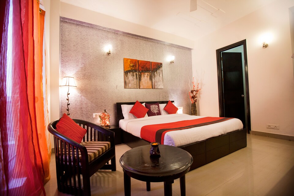 OYO 308 Aruma Residency, Golf Course Road, Gurgaon