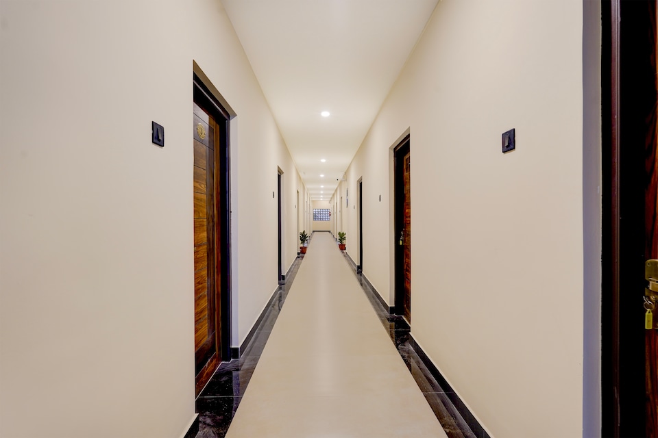 Townhouse Guduvancheri Junction Formerly Zafe Commercial, GST Chennai, चेन्नई