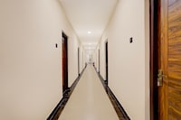 Super Townhouse Guduvancheri Junction Formerly Zafe Commercial